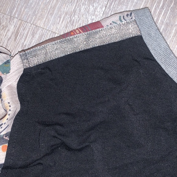 ANTHROPOLOGIE TOP By TINY BRAND - Picture 3 of 7